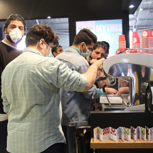 سرو تخصصی قهوه در دومین نمایشگاه تخصصی قهوه و نوشیدنی ها اصفهان